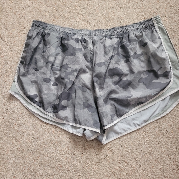 Nike Camo Running Shorts - Picture 1 of 4